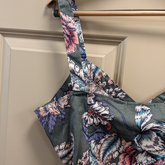 7th Avenue Design Studio NY & Co Floral Cropped Halter Top - Size Large - Picture 12 of 14